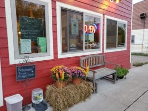R&T's Dinky Diner restaurant front
